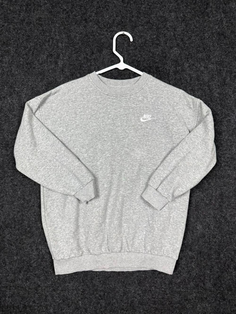 Vintage Nike gray crewneck sweatshirt embroidered swoosh men size medium